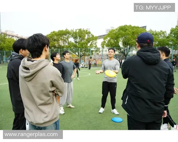 西安飞盘队与南京飞盘队赛后复盘团队协作的精彩瞬间与经验总结 西安飞盘队与南京飞盘队赛后复盘团队协作的精彩瞬间与经验总结