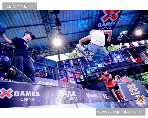 滑板精英赛特别报道成都街舞队勇闯新高峰的奋斗历程与精彩瞬间