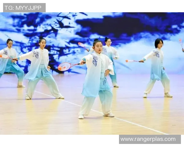 飞盘与梦想交织的旅程：吴秀英的深度对话与人生启示